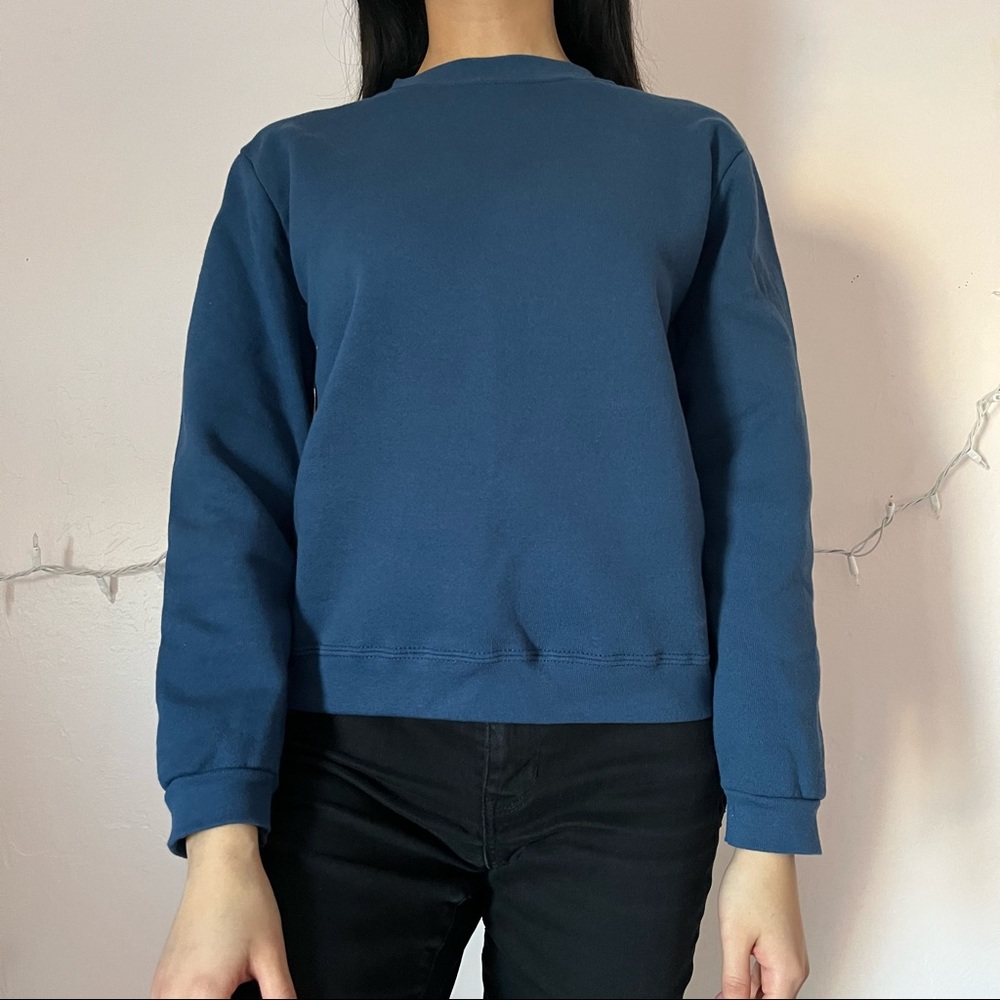 THICK BLUE PULLOVER CREWNECK SWEATER
